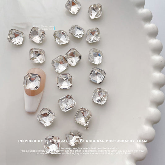 1646711 Nail Formula Pointed Base 8*8mm Square Octagon Diamond White 4pcs