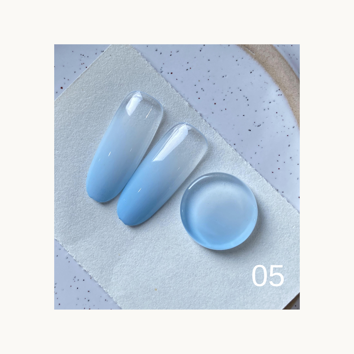 QINGYOU sky-blue gradient gel swatches with a round sample, shade 05