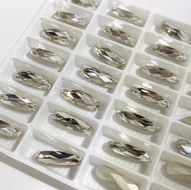 Nail Formula Pointed Base 4*15mm Long Oval Diamond 2pcs