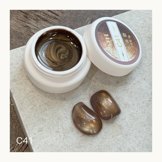 C41 cat-eye gel pot with smoky taupe swatches