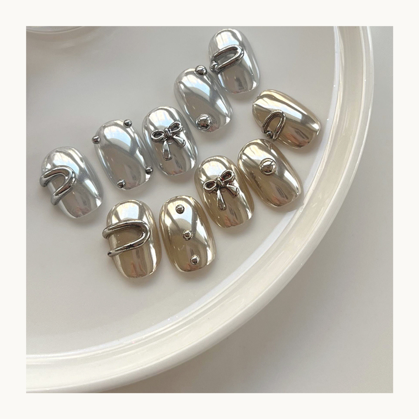 MODING Glowdream nail art effect powder including chrome, aurora, opal and foil textures.
