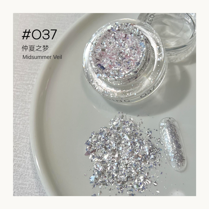 MODING Glowdream nail art effect powder including chrome, aurora, opal and foil textures.
