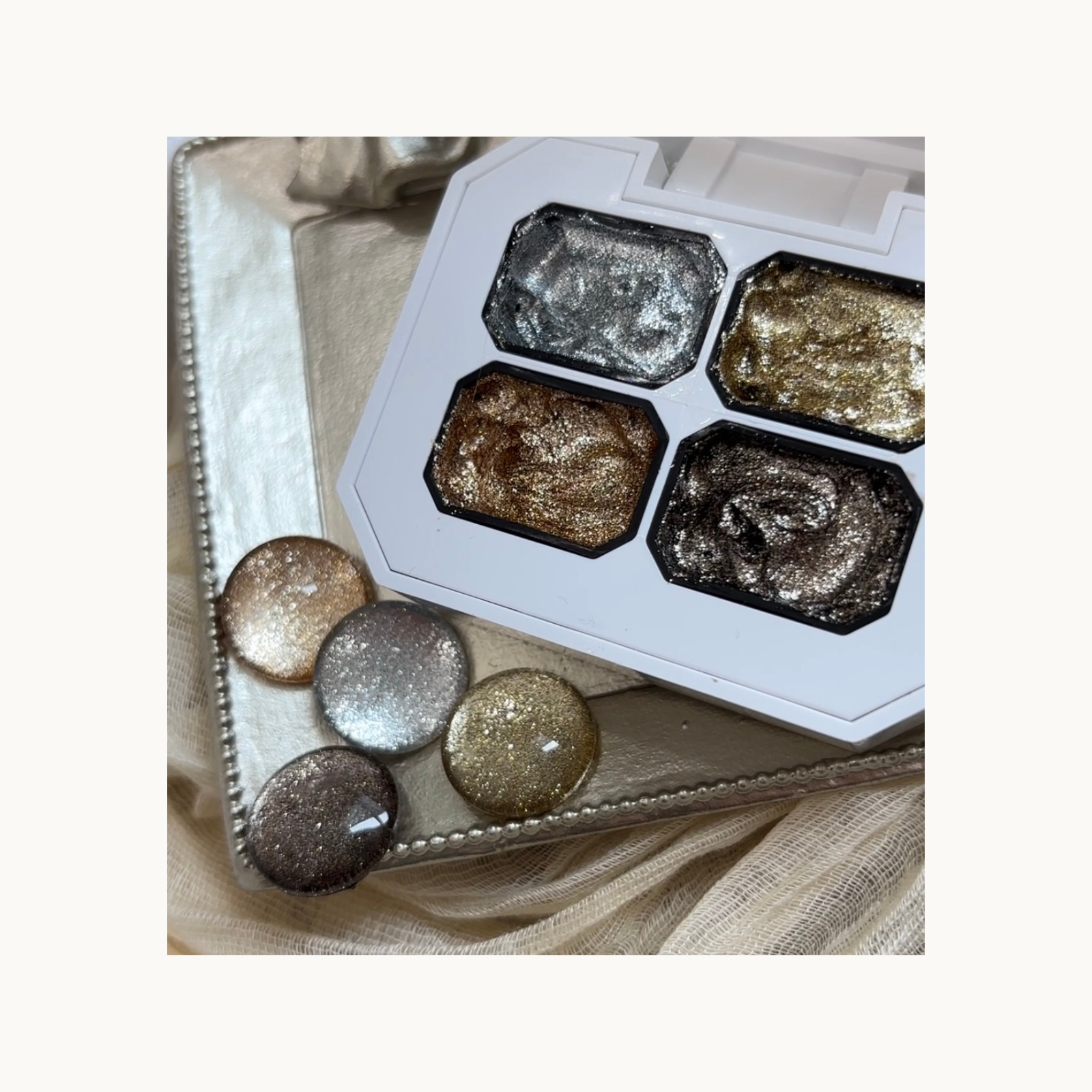 Detailed texture of platinum gel with high-shine metallic flakes suitable for painting and stamping