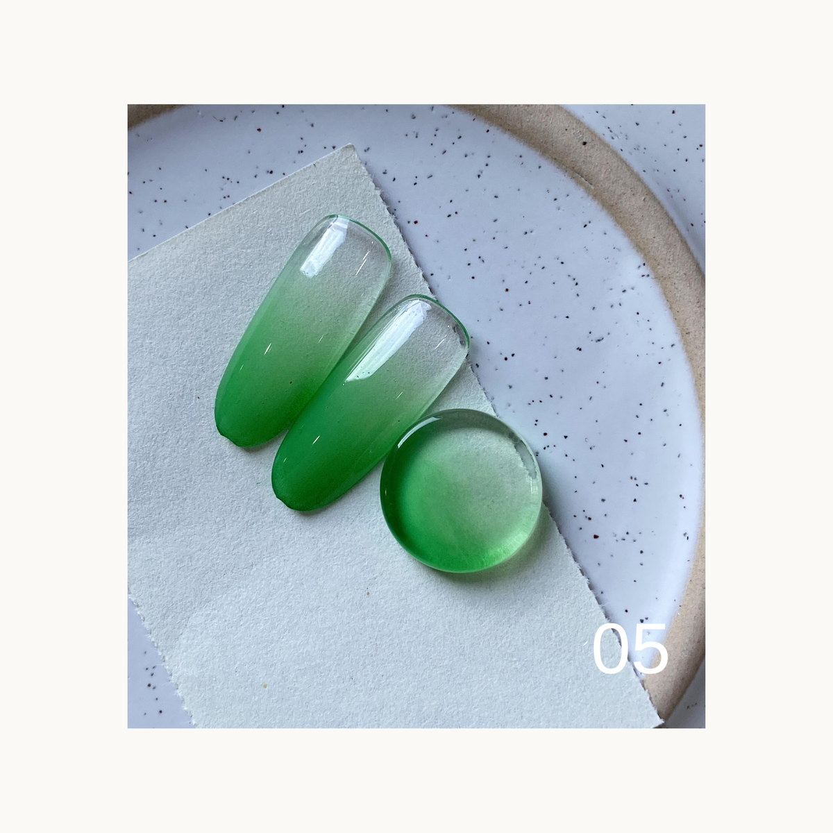 Emerald green gradient gel color swatches labeled 05
