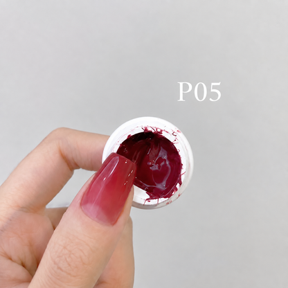 YHH Patting Painting Chrome-Rubbable Pot Gel 5g, shade P05 – gel in an open pot beside a painted nail.