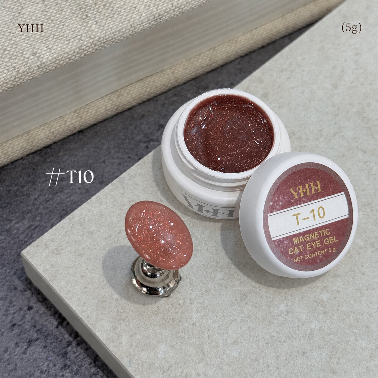 YHH T Series Magnetic Cat Eye Gel T10, 5 g pot with magnetic cat eye nail swatch