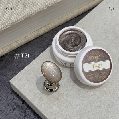 YHH T Series Magnetic Cat Eye Gel T21, 5 g pot with magnetic cat eye nail swatch