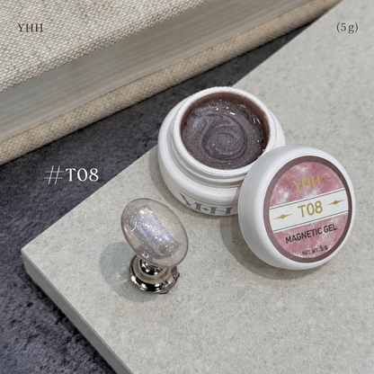T08 magnetic cat-eye gel pot with iridescent lavender-silver swatch
