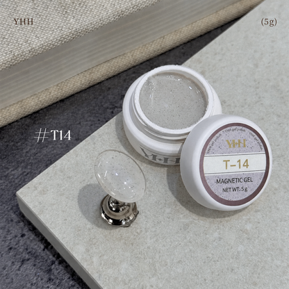 T14 magnetic cat-eye gel pot with speckled translucent white swatch