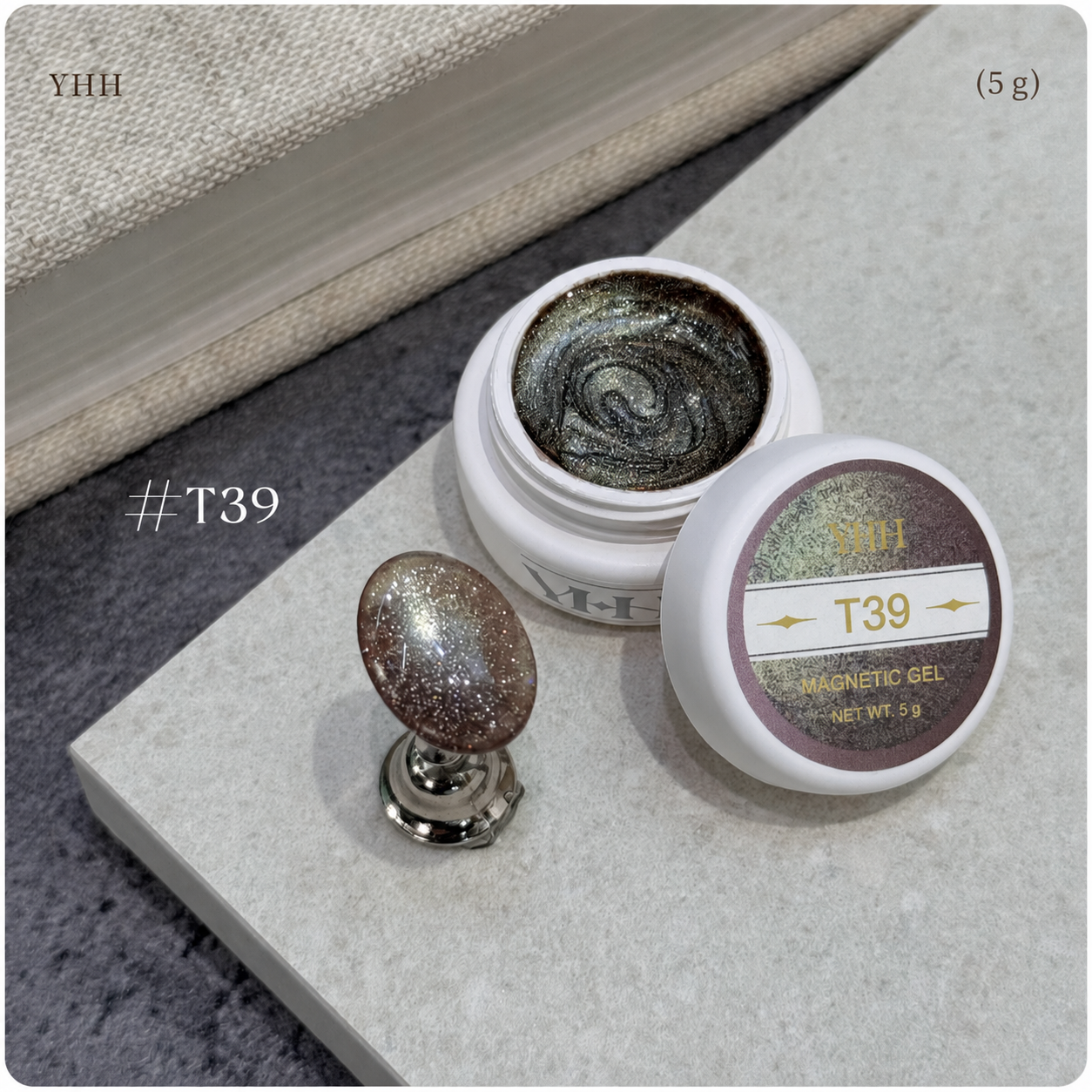 T39 magnetic cat-eye gel pot with dark olive-charcoal swatch