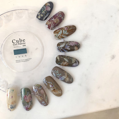 Floral soft gel palette on a clear display ring