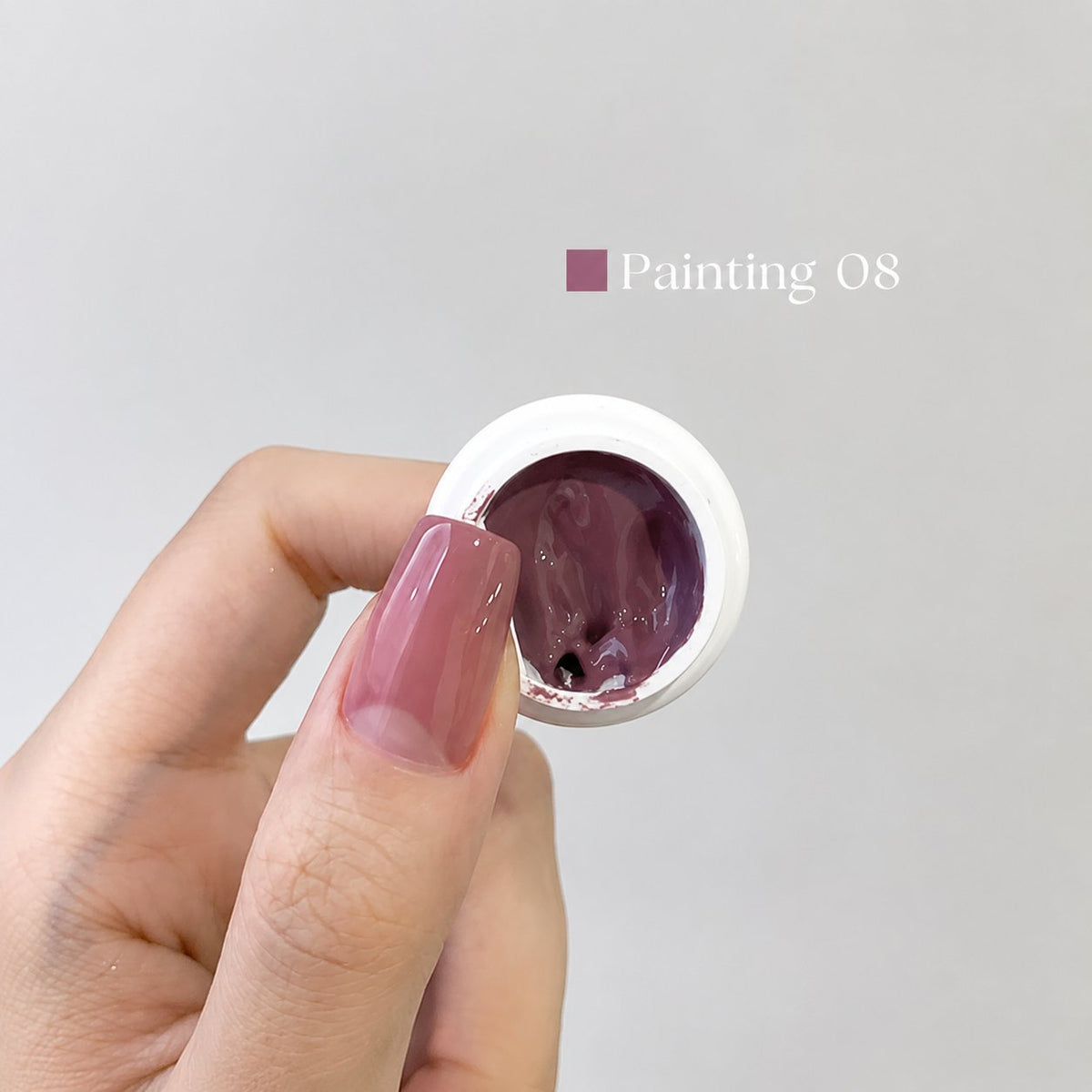 YHH Patting Painting Chrome-Rubbable Pot Gel 5g, shade P08 – muted mauve gel in an open pot beside a painted nail.