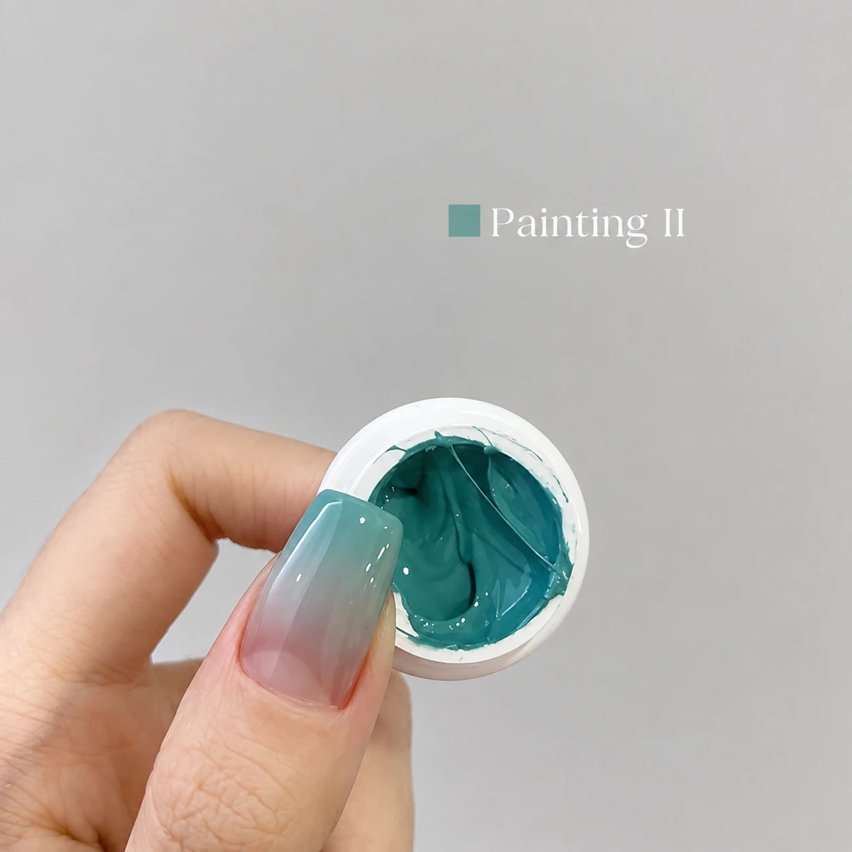 YHH Patting Painting Chrome-Rubbable Pot Gel 5g, shade P11 – teal-green gel in an open pot beside a painted nail.
