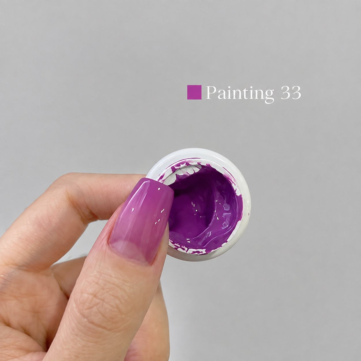 YHH Patting Painting Chrome-Rubbable Pot Gel 5g, shade P33 – purple gel pot with painted nail swatch.