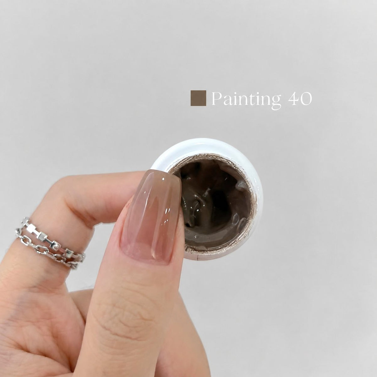 YHH Patting Painting Chrome-Rubbable Pot Gel 5g, shade P40 – dark olive-gray gel pot with painted nail swatch.